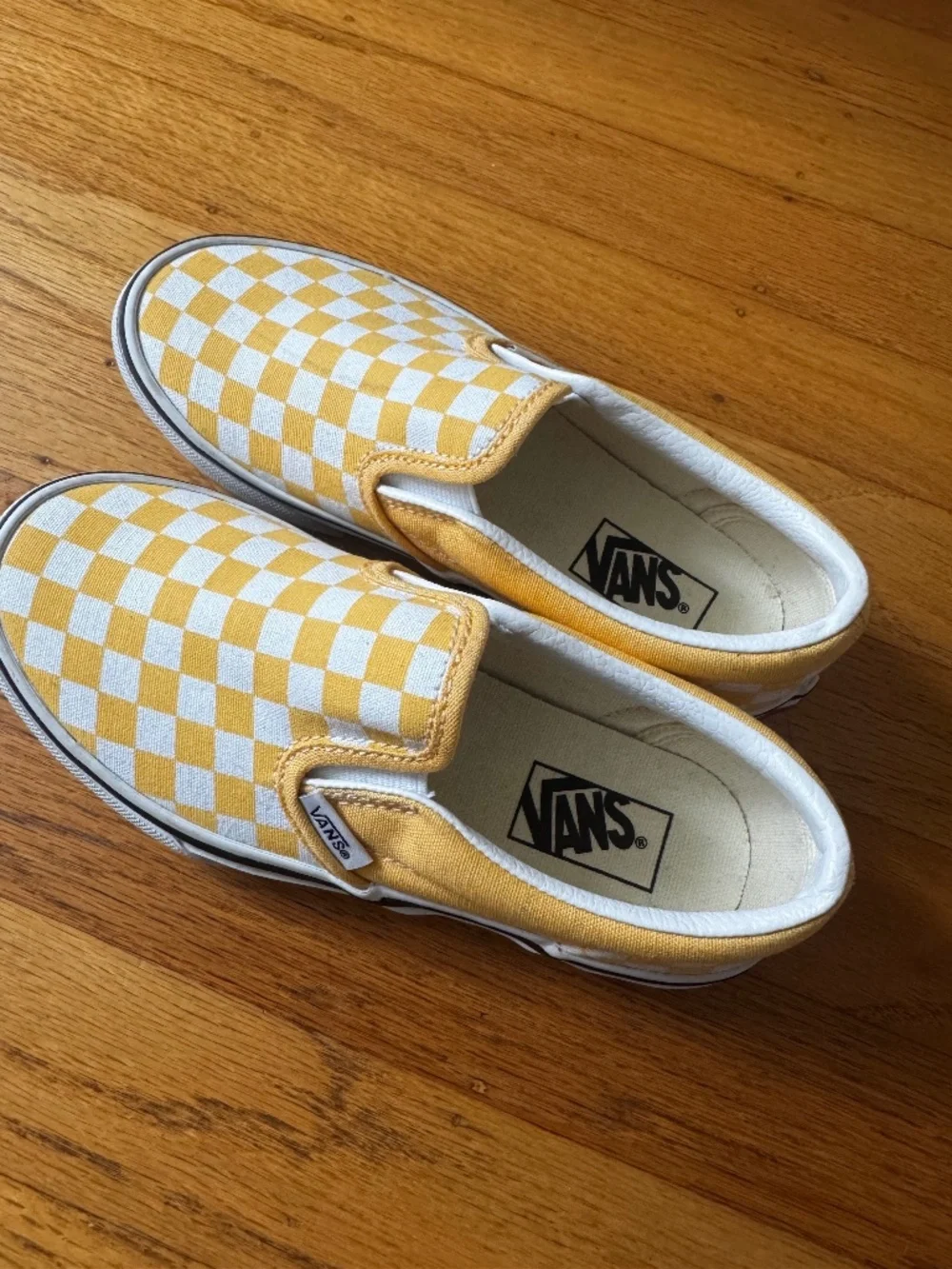 Vans Unisex-Child Classic Slip-on (Yellow)